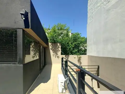 Casa en venta - 2 Dormitorios 2 Baños - 110Mts2 - Monte Castro