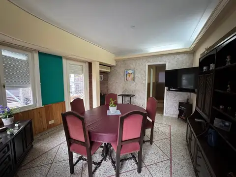 Depto Tipo Casa en Venta 60 años