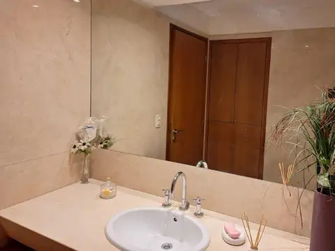 Casa en Venta en Alberdi, USD 850.000