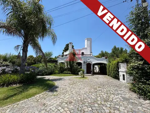 Casa Chalet  en Venta en Larena Country Club, Pilar, G.B.A. Zona Norte