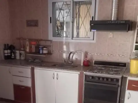 Casa en Venta con 3 cocheras