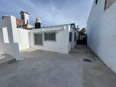 Depto Tipo Casa en Venta en Berazategui, USD 65.000