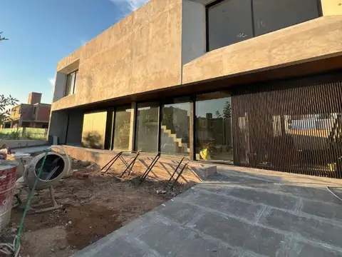 EXCLUSIVO DÚPLEX 3 DORM SAN IGNACIO VILLAGE BARRIO PRIVADO