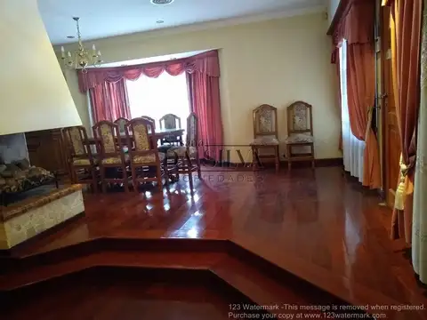 Precioso Chalet en Mariano Acosta céntrico!