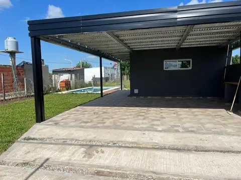 Casa 2 ambientes con 1 baño