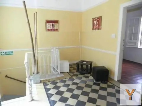 Depto Tipo Casa 9 ambientes con 1 baño