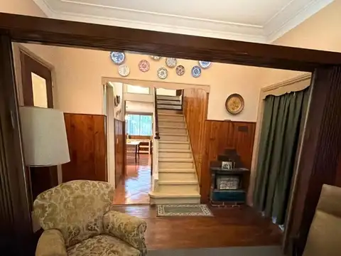 Venta - Casa 5 Amb. con Gran Parque y Pileta – Lanús Este