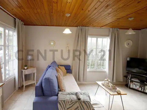 CASA EN VENTA EN VILLA ELISA DE  1 DORMITORIO MAS ESCRITORIO PARQUE QUINCHO
