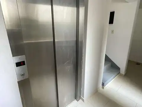 AVELINO ROLON 1900, Piso 2