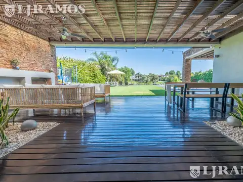 Casa a  la laguna, con 4 dormitorios, escritorio y play, en venta o alquiler en Santa Barbara