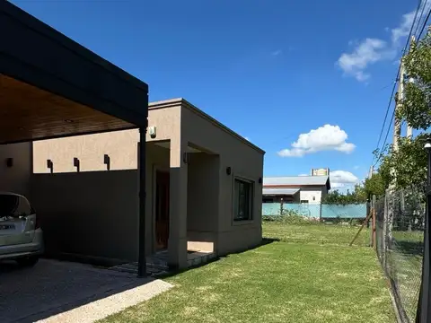 Casa en Alquiler en Punta Chacra, $ 950.000
