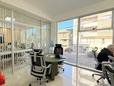 Oficina en Alquiler en Neuquen, USD 4.400
