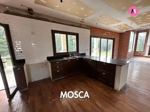 Casa 6 ambientes con 3 baños