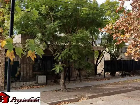 Casa a Refaccionar como Lote 774m2 y 169m2cub. Ady.C.Muriald