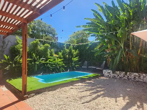 Casa en Venta 5 ambientes con pileta y jardín,Olivos.
