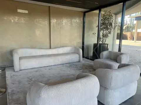 Oficina en Alquiler en Distrito T, USD 1.100