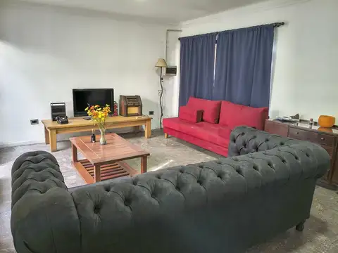Casa 8 ambientes con 7 baños