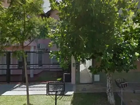 EN VENTA EN EL PALOMAR P.H. TIPO CASA AL FONDO, DE 4 AMBIENTES CON PATIO, LOTE DE 200M2 - FICHA 5995