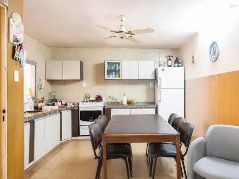 Venta - Departamento de pasillo de 3 dormitorios - Pichincha