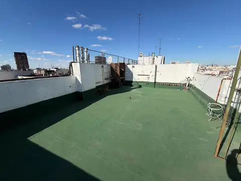 RETASADO  TRIPLEX SOBRE AV PUEYRREDON, CON IMPRESIONANTE VISTA Y TERRAZA 