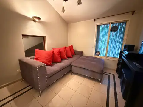 Casa 10 ambientes con 3 baños