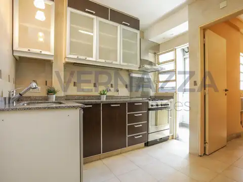 APTO CRÉDITO! Semipiso de 3 dormitorios con balcón y excelente luz en Caballito