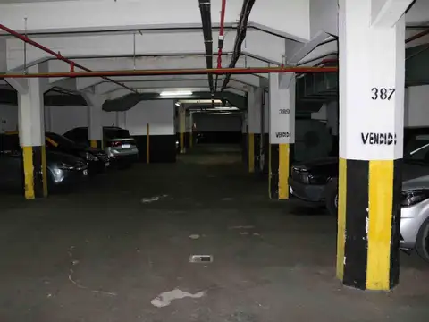 Cochera en venta en Monserrat
