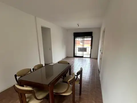 Departamento 4 ambientes con 2 baños