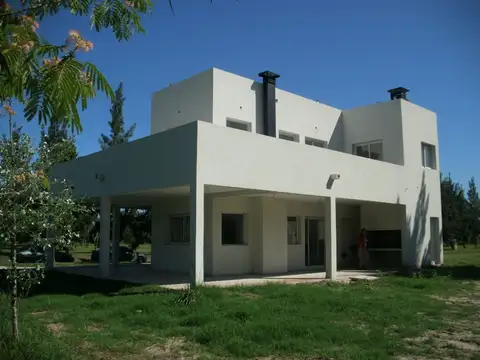 Casa en Venta en Club Miralagos, USD 185.000