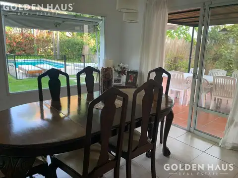 Casa en Alquiler con 4 cocheras