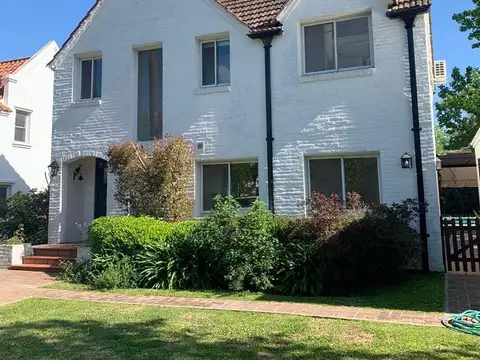 Casa en Alquiler de 4 dormitorios