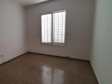 Casa en Alquiler en Villa Cabrera, $ 800.000