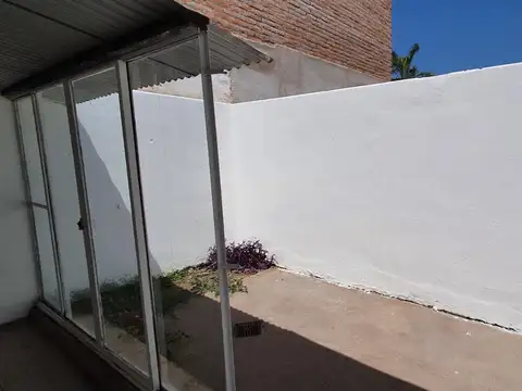 Casa en Alquiler con 1 cochera