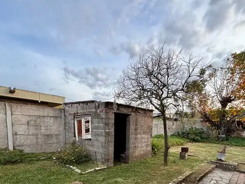 CASA EN VENTA 2 DORMITORIOS LA FLORIDA