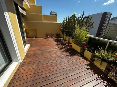 Departamento en Venta con 3 cocheras