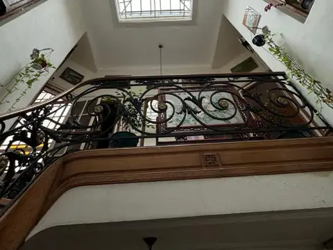 Casa de Estilo Francés , Luminosa Amplia IDEAL INVERSION TIPO  HOTEL BUTIQUE