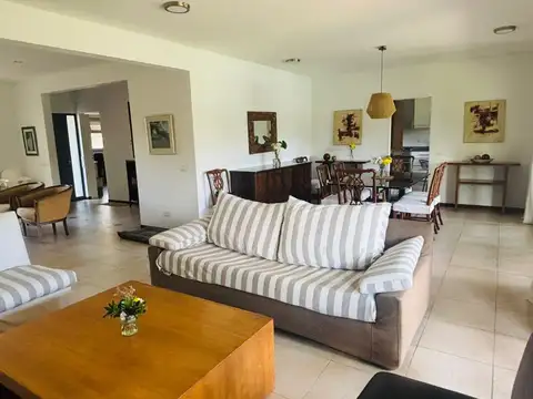 Casa en Venta de 5 dormitorios