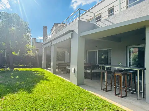 Casa en venta. Barrio Isla Del Sol