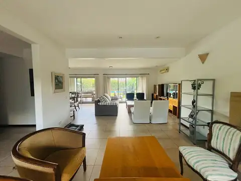 Casa en Venta al Oeste
