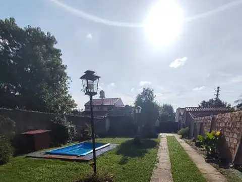 Venta de casa con amplio terreno