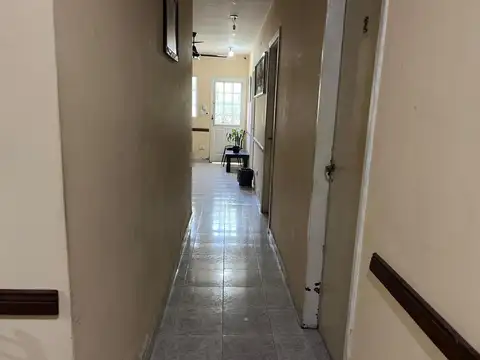 Oficina en Alquiler en Lomas De Zamora, $ 300.000