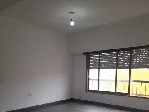 PH INT. PTA. ALTA- 3 AMB.CON TERRAZA-CASEROS NORTE