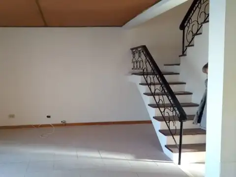 VENTA DUPLEX CON CASA INTERNA SEXTA SECCION MZA