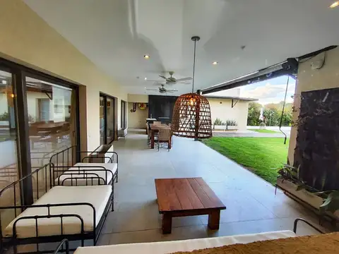 Casa en Alquiler de 5 dormitorios