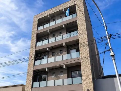 VENTA DEPARTAMENTO 2 AMB. LANUS COCHERA CUBIERTA BALCON