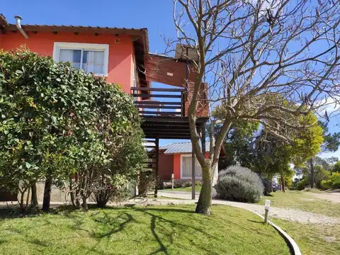 Casa 2 ambientes con 1 baño