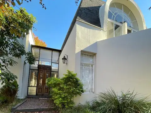 GALAPAGOS  CASA de  DISEÑO CONTEMPORANEO  *VENTA  U$D 285.000.-
