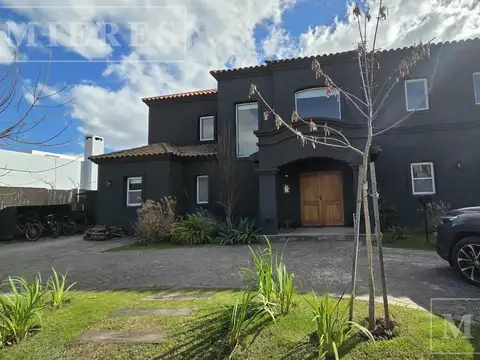 Casa en alquiler de verano en Talar del Lago I , Bancalari.