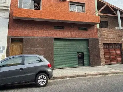 CASA CON PARQUE Y QUINCHO