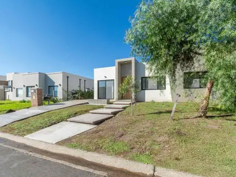 Barrio Santa Elena 100